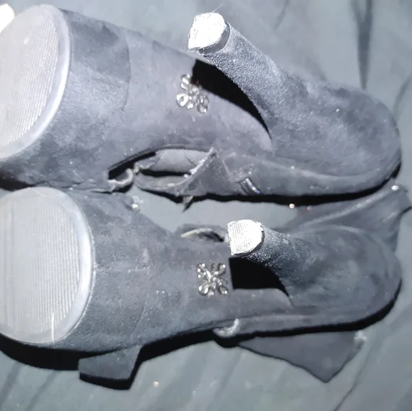 Simply Vera Wang suede open toed pumps sz 8 - Picture 3 of 5